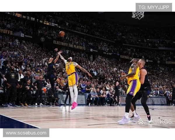 NBA季后赛焦点之战引爆全场球迷激情讨论热潮持续升温再次引发 NBA季后赛焦点之战引爆全场球迷激情讨论热潮持续升温再次引发