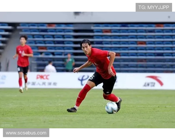 国家队新帅亮相联赛焦点战爆冷引发球迷热议与青训改革前景受关注